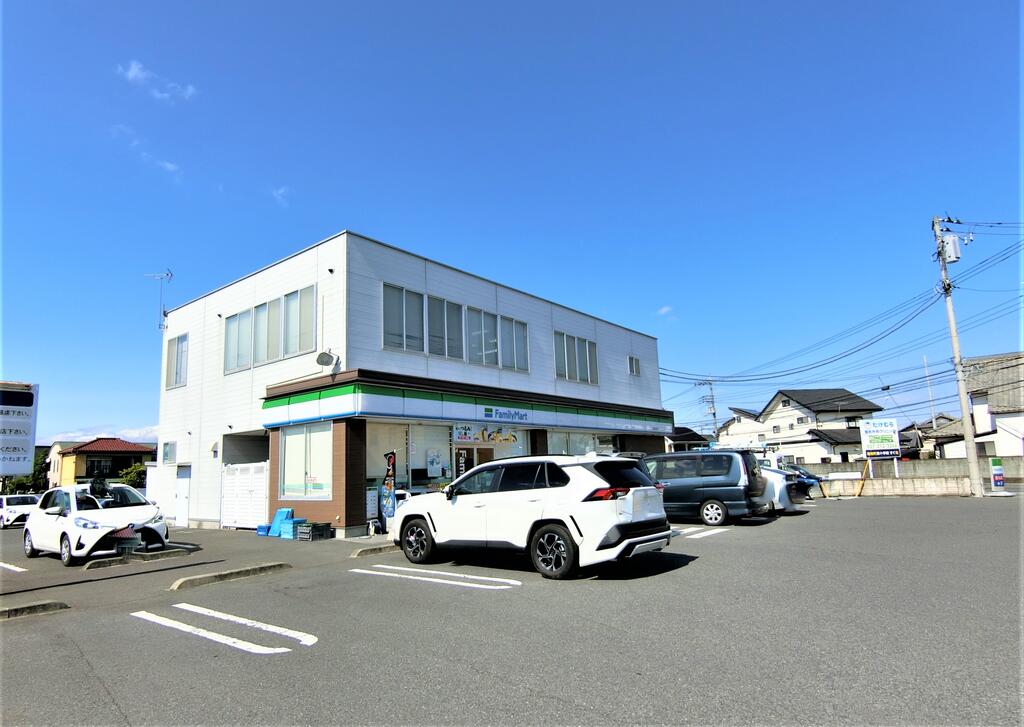 コンビニ　ファミリーマート前橋江田店（コンビニ）まで326m