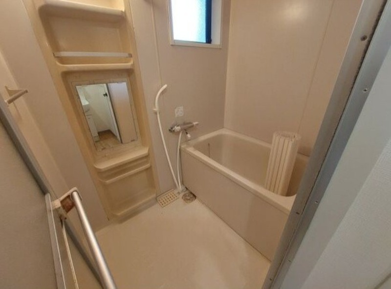 バス・シャワールーム　図面と現状に相違がある場合には現状を優先