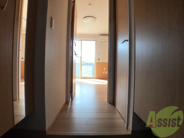 玄関　玄関はこんな感じです。分かりづらいですかね、、、