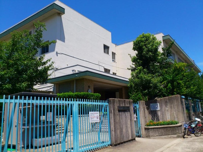 小学校　水尾小学校（小学校）まで528m