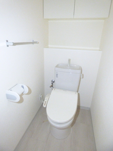 トイレ　ウォシュレット付き