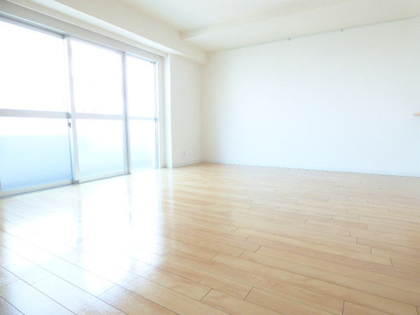 居室・リビング　明るいリビング！