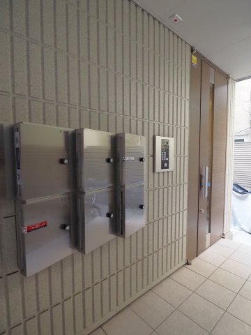 エントランス　落ち着いた雰囲気のエントランス
