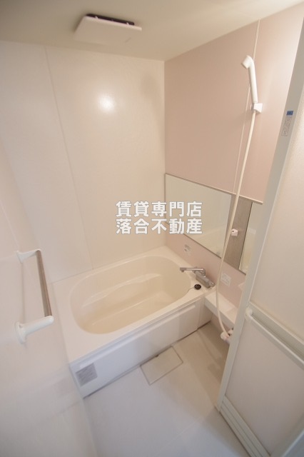 バス・シャワールーム　落ち着いた空間のお風呂♪