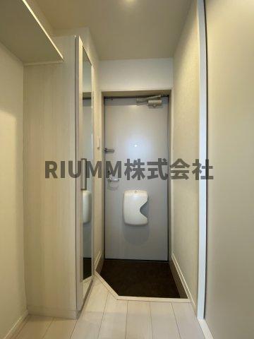 玄関　※建設中のため、同施工会社の同仕様参考写真となります。
