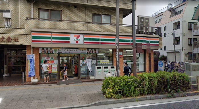 コンビニ　セブンイレブン赤塚新町（コンビニ）まで210m