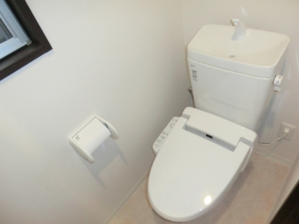 トイレ　ウォシュレット付きのトイレです♪