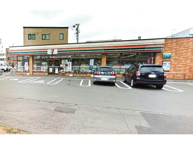 コンビニ　セブンイレブン札幌北15条東店（コンビニ）まで165m