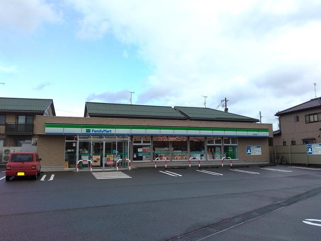 コンビニ　ファミリーマート新潟松園店（コンビニ）まで473m