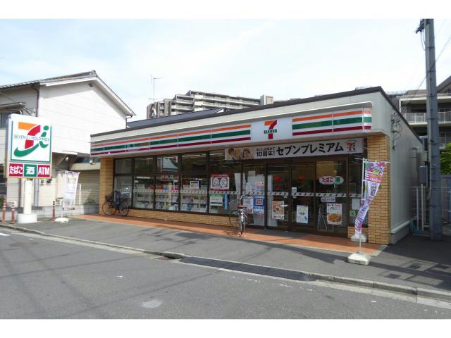 コンビニ　セブンイレブン足立中川1丁目店（コンビニ）まで638m