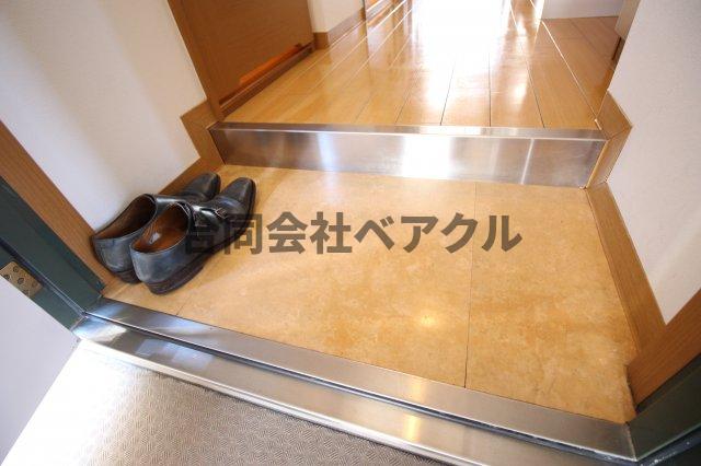 玄関　収納もある玄関です