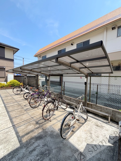 その他共有部分　屋根付き駐輪場が嬉しいです♪♪