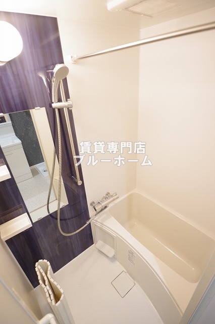 バス・シャワールーム　浴室乾燥機付きのお風呂！