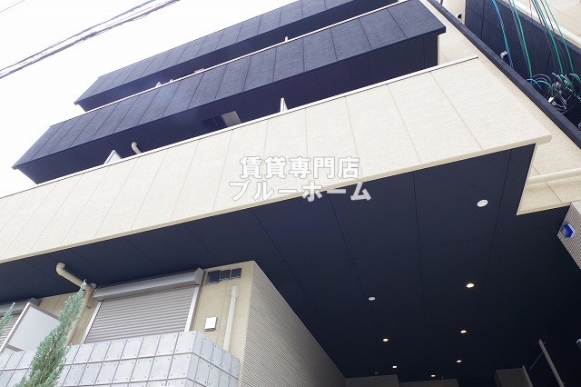 建物外観　鉄骨造のしっかりとした物件！