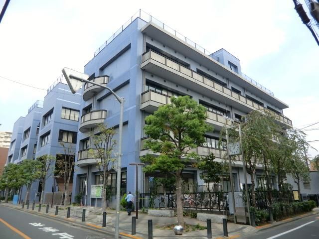 図書館　荒川区立町屋図書館（図書館）まで254m