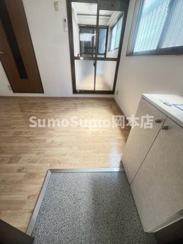 玄関　収納もある玄関です