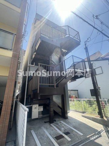建物外観　落ち着いた雰囲気の外観です