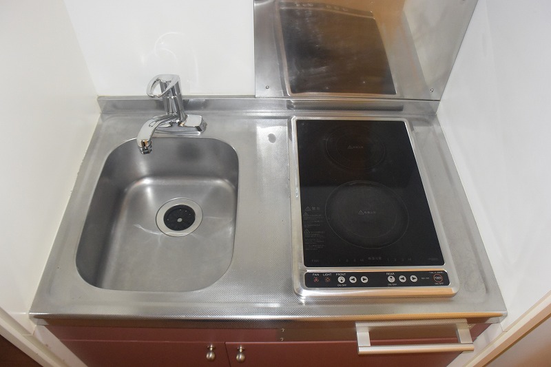 キッチン　電気コンロが2口付いています！