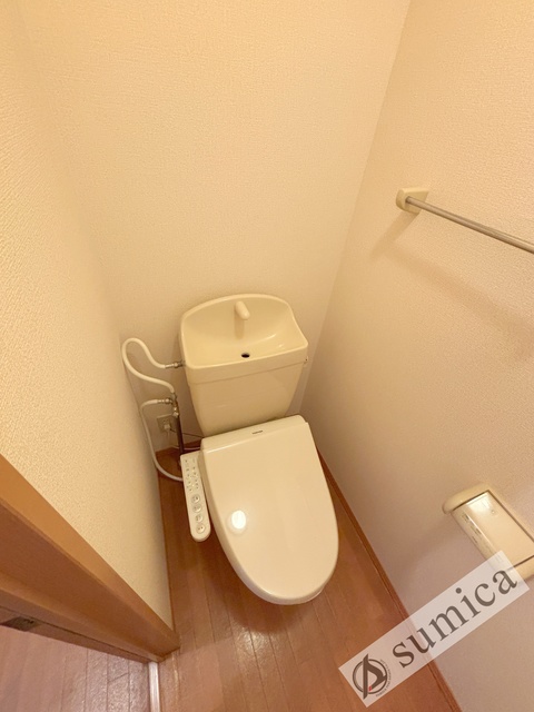 トイレ　温水洗浄便座完備♪