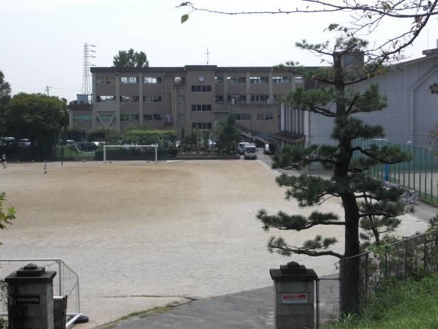 中学校　犬山市立犬山中学校（中学校）まで1481m