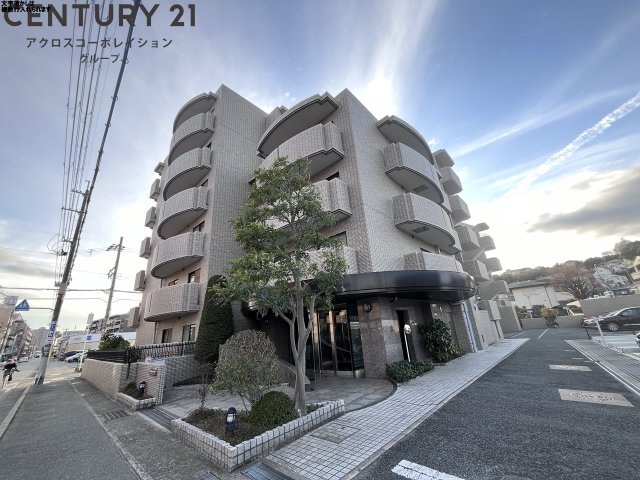 建物外観　オートロック完備で安心のセキュリティ♪