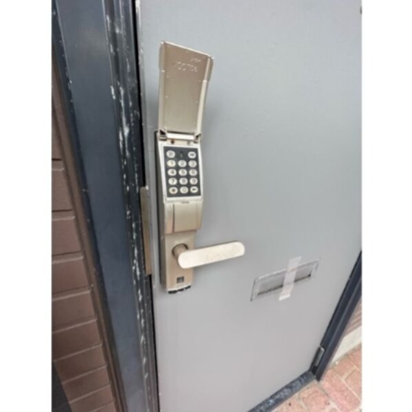 エントランス　同じ間取りの別部屋の写真です。