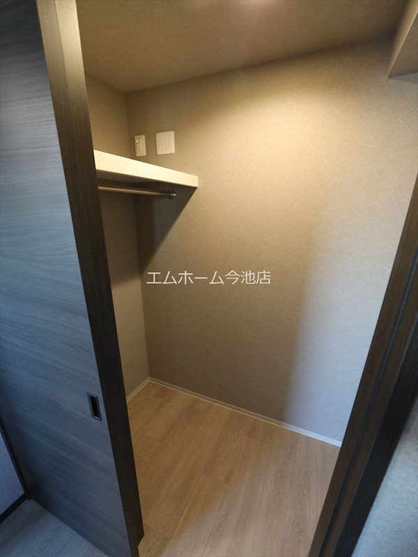 収納　ウォークインクローゼット（収納充実してます）