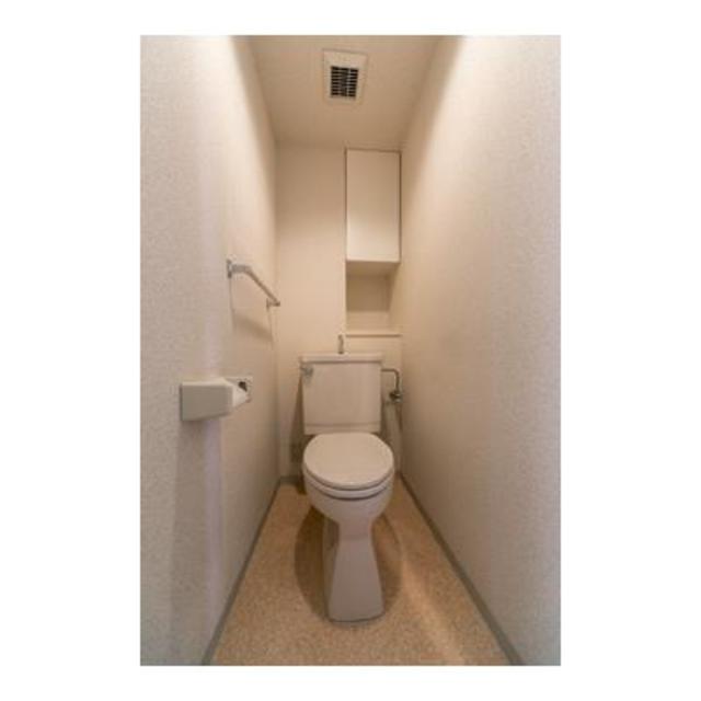トイレ　個室タイプのトイレです