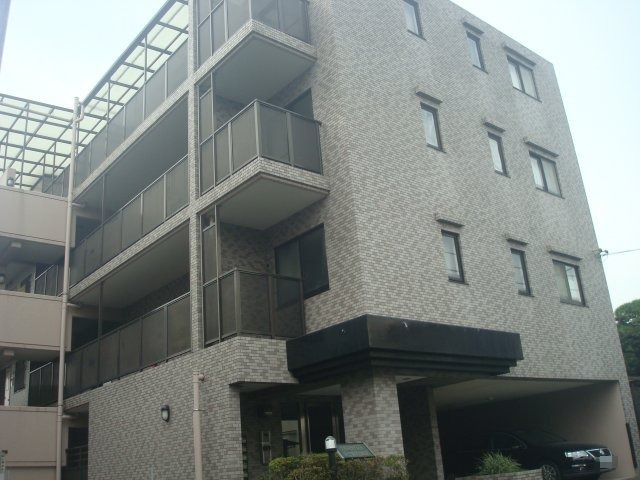 建物外観　保土ヶ谷駅徒歩11分のマンションです