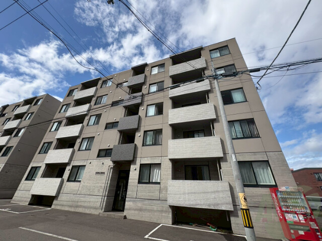 建物外観　札幌市中央区南２０条「ＦＥＬＩＺ　ＳＡＲＡ」