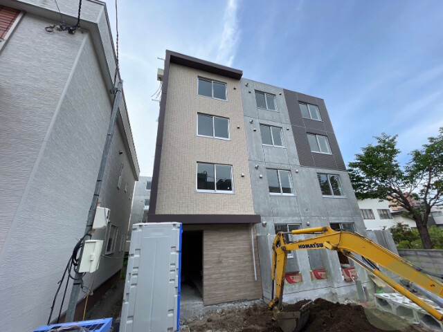 建物外観　札幌市豊平区平岸２条「エアフォルク学園前」