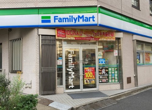 コンビニ　ファミリーマート 上大崎店（コンビニ）まで235m