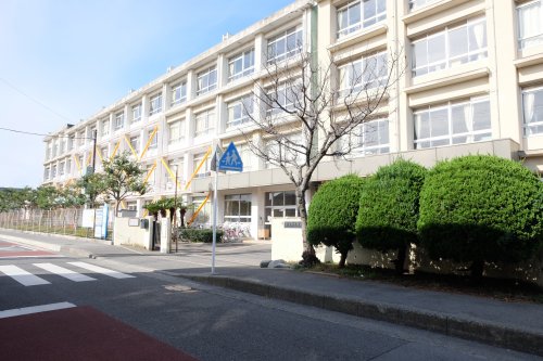 小学校　藤沢市立羽鳥小学校（小学校）まで475m