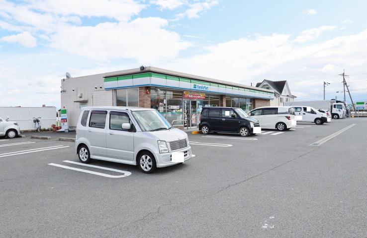 コンビニ　ファミリーマート板野町川端店（コンビニ）まで1592m