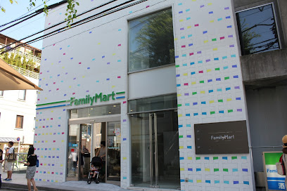 コンビニ　ファミリーマート 代官山駅前店（コンビニ）まで159m