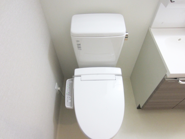 トイレ　トイレは洗浄機能付き！
