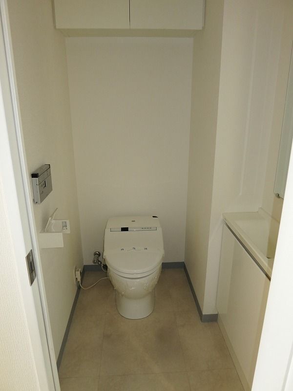 トイレ　別タイプ部屋　参考写真です