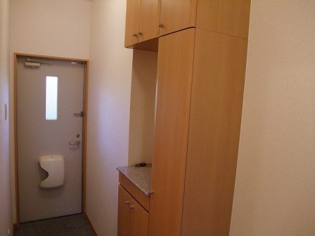 玄関　収納もある玄関です