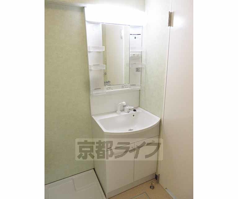 洗面設備　独立洗面台です！