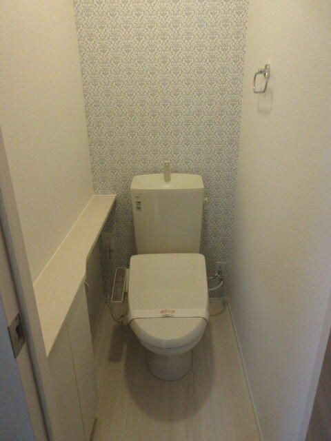 トイレ　写真は別の部屋のものです。