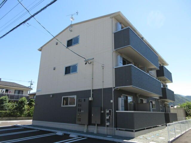 建物外観　写真は別の部屋のものです。