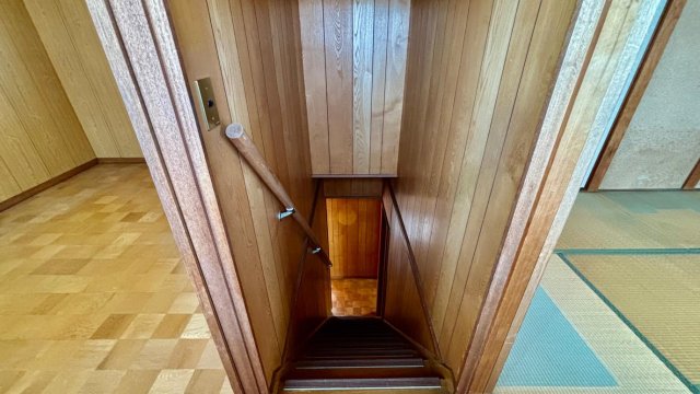 その他部屋・スペース　階段部分です！しっかりと備え付け手すりもございます