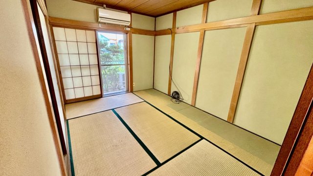 居室・リビング　南向きの明るい和室で、ほっと落ち着いたひと時を