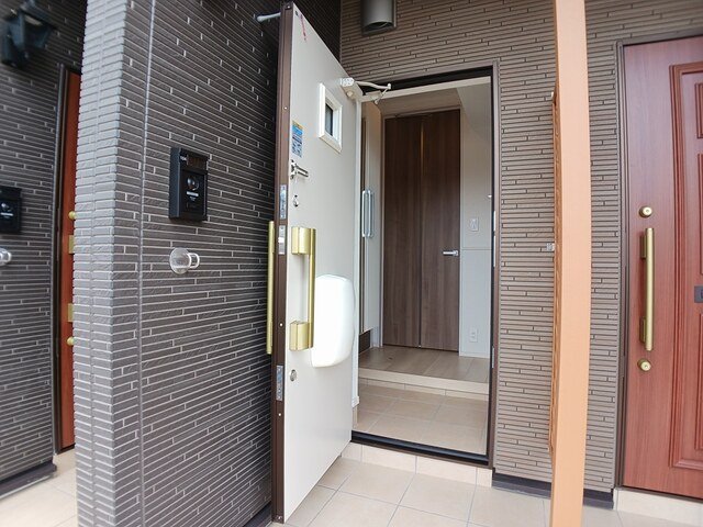 玄関　明るい玄関です
