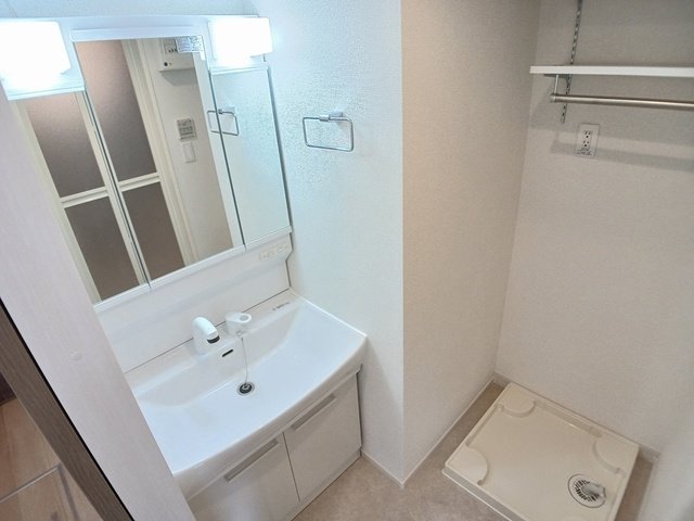 洗面設備　コンパクトで使いやすい洗面所