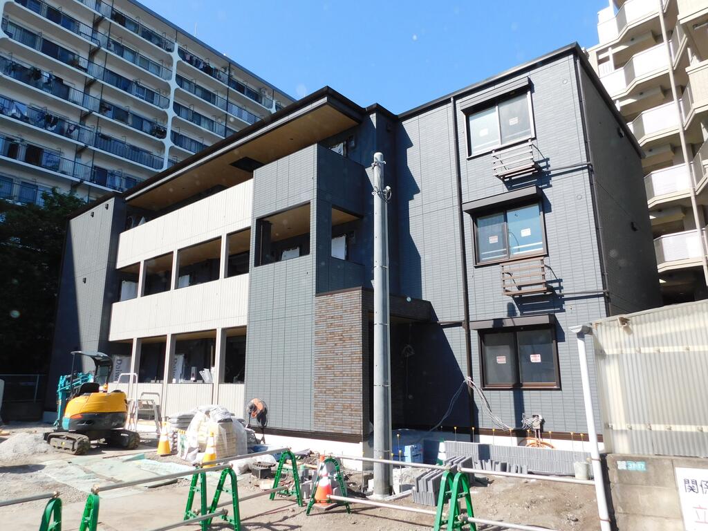 建物外観　建築中の現地写真（５月３０日撮影）