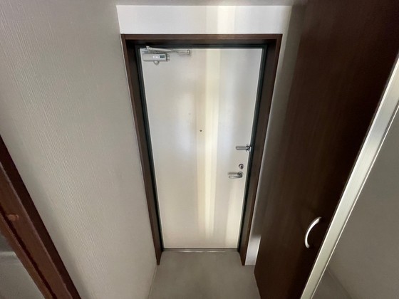 玄関　※別部屋の写真です
