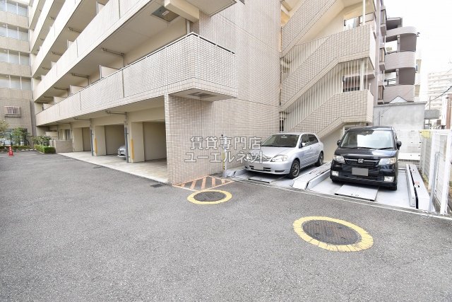 駐車場　敷地内駐車場