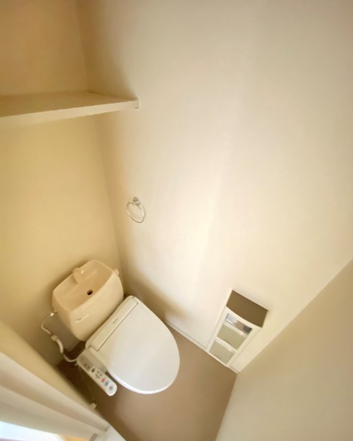 トイレ　写真は同建物の別のお部屋です。