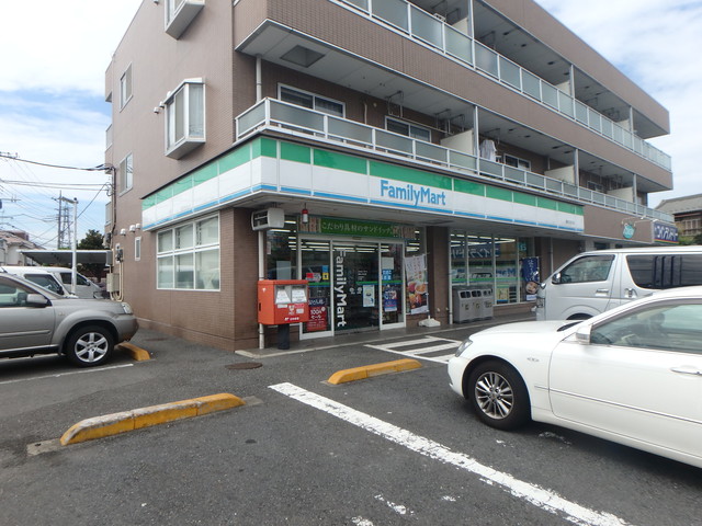 コンビニ　ファミリーマート浦和大谷口店（コンビニ）まで1313m